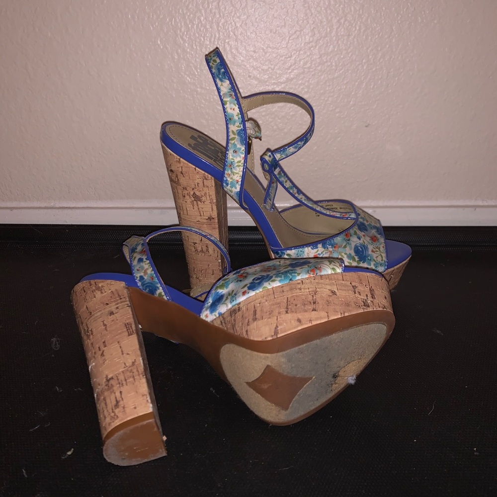 High heels - Picture 3 of 4